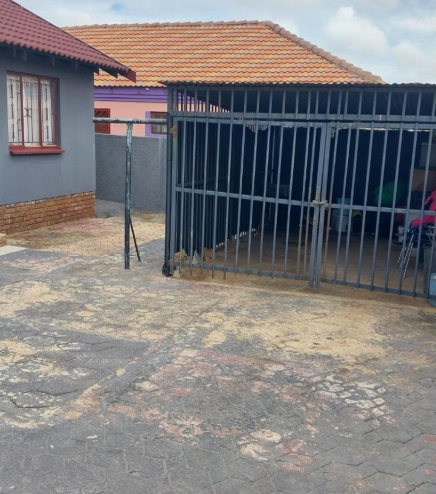 3 Bedroom Property for Sale in Mabopane Unit D North West